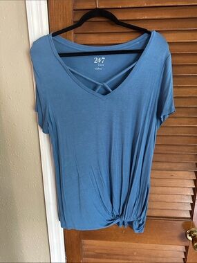 Maurice’s 24/7 Blue V-Neck Short Sleeve Knot Front Tee